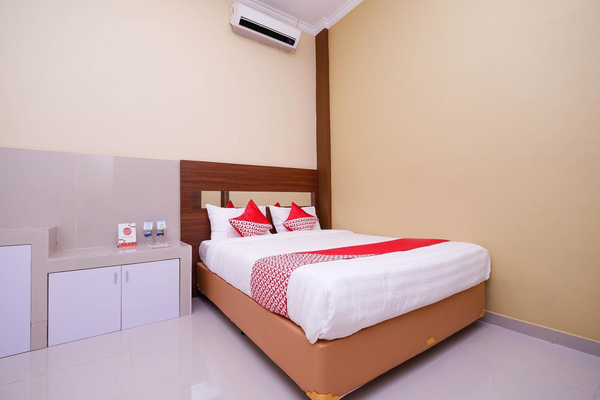 Super Oyo 1506 Shabrina 2 Syariah Hotel Solo Buitenkant foto