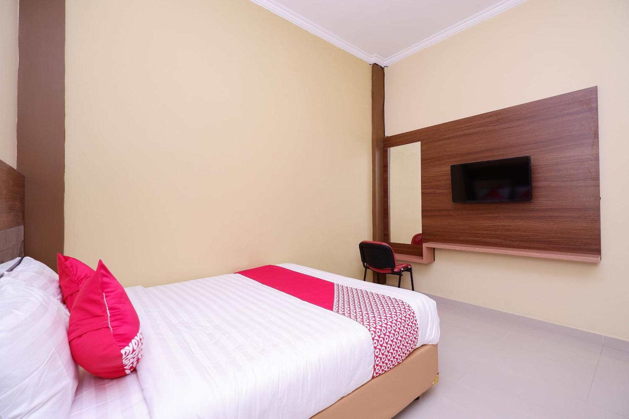Super Oyo 1506 Shabrina 2 Syariah Hotel Solo Buitenkant foto